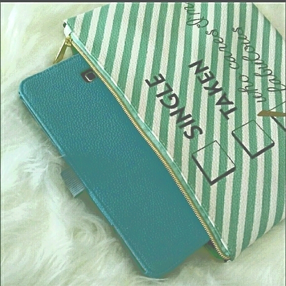 Sassy Status Pebbled Textured Make-Up Bag/Clutch - Picture 4 of 6